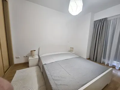 pat confortabil dormitor apartament inchiriere Sector 2 București